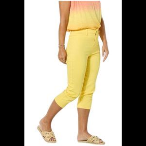 DG2 Women's Effortless Stretch Denim Tri-Fit Capri Daisy - Petite